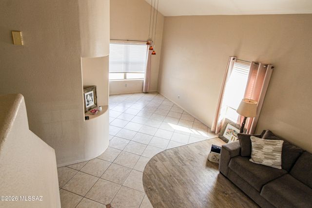 1910 N Takahe Way, Tucson, AZ 85745