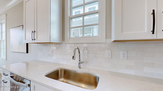 11716 River Beauty Loop 101, Prospect, KY 40059