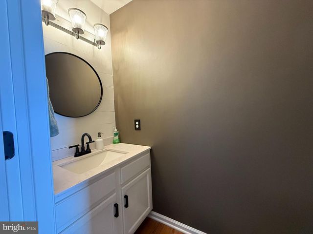 14 BRYANT DR, Perkasie, PA 18944