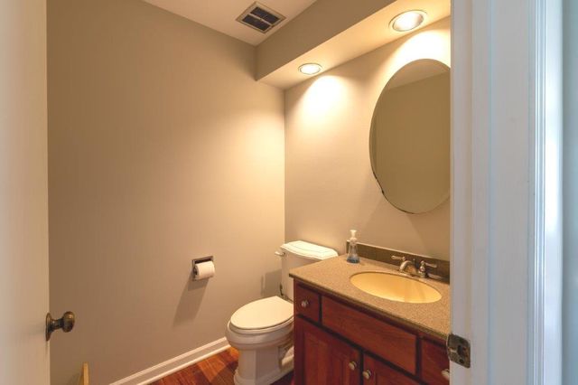 1006 Whirlaway Avenue, Naperville, IL 60540