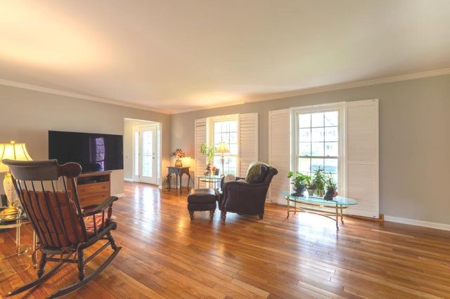 1006 Whirlaway Avenue, Naperville, IL 60540