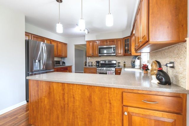 1006 Whirlaway Avenue, Naperville, IL 60540