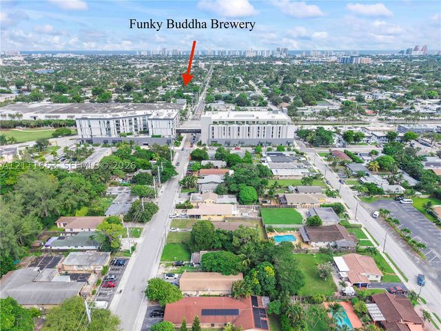 1042 NE 38th St, Oakland Park, FL 33334