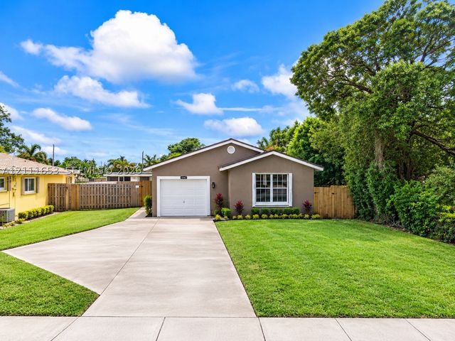 1042 NE 38th St, Oakland Park, FL 33334