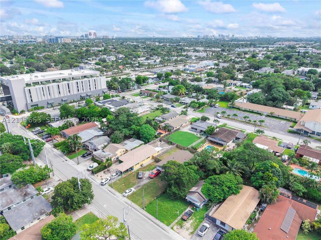 1042 NE 38th St, Oakland Park, FL 33334