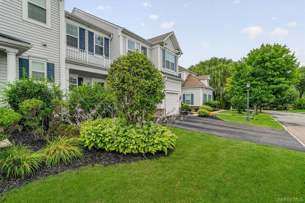 12 Brighton Drive 1404, Newburgh, NY 12550 — photo 2