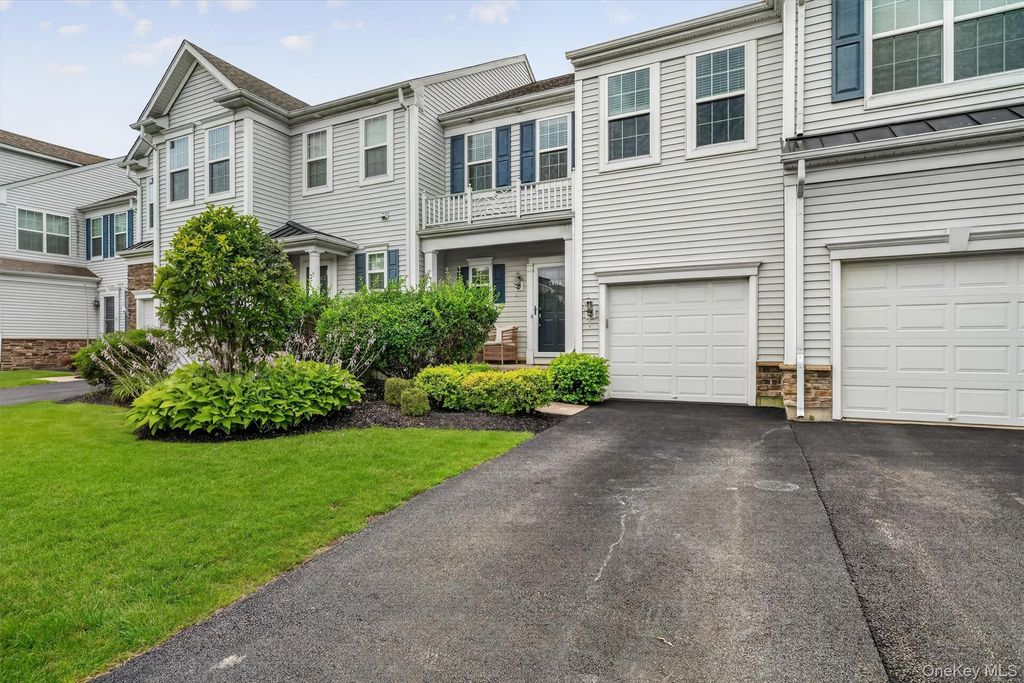 12 Brighton Drive 1404, Newburgh, NY 12550 — photo 3