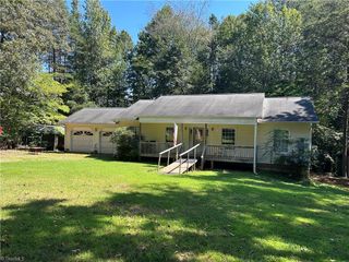 3821 View Lane, Yadkinville, NC 27055