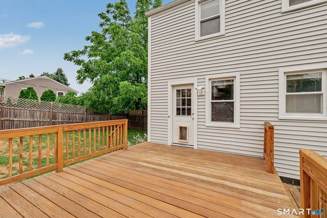 77 Round Hill Road, Fairfield, CT 06824