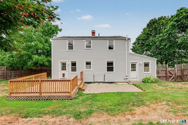 77 Round Hill Road, Fairfield, CT 06824