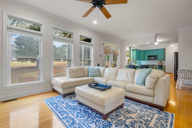 1480 Country Club Circle, Manning, SC 29102