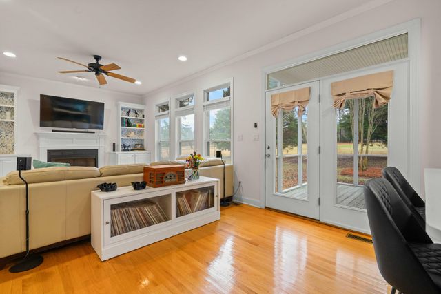 1480 Country Club Circle, Manning, SC 29102