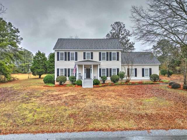 1480 Country Club Circle, Manning, SC 29102
