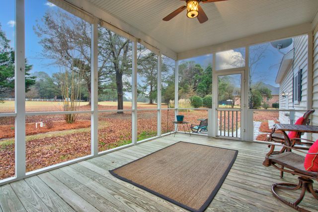 1480 Country Club Circle, Manning, SC 29102