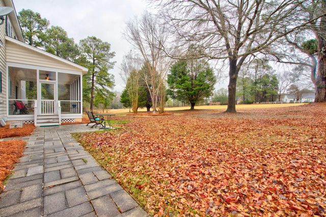 1480 Country Club Circle, Manning, SC 29102