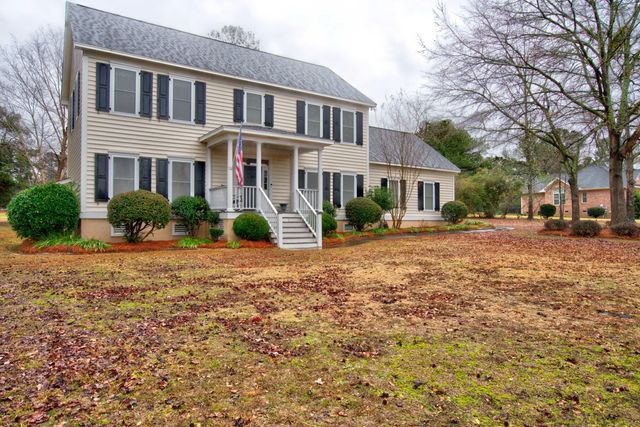 1480 Country Club Circle, Manning, SC 29102