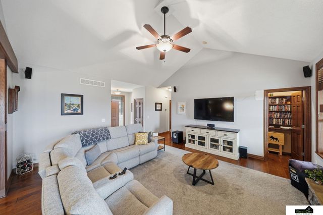 2330 SW 47Th Street, Lincoln, NE 68522