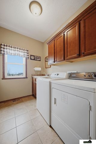 2330 SW 47Th Street, Lincoln, NE 68522