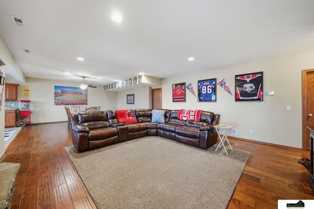 2330 SW 47Th Street, Lincoln, NE 68522