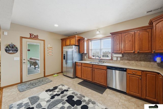 2330 SW 47Th Street, Lincoln, NE 68522