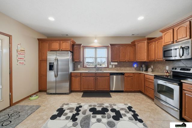 2330 SW 47Th Street, Lincoln, NE 68522