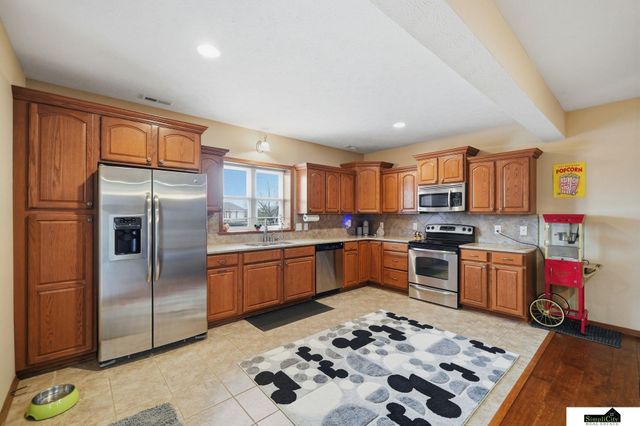 2330 SW 47Th Street, Lincoln, NE 68522