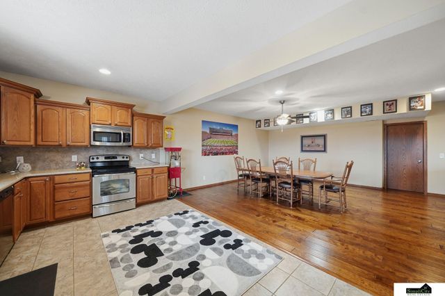 2330 SW 47Th Street, Lincoln, NE 68522