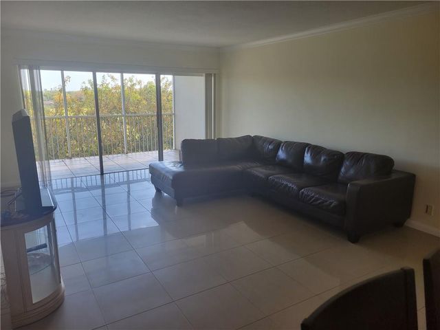 3050 N Palm Aire Drive 508, Pompano Beach, FL 33069