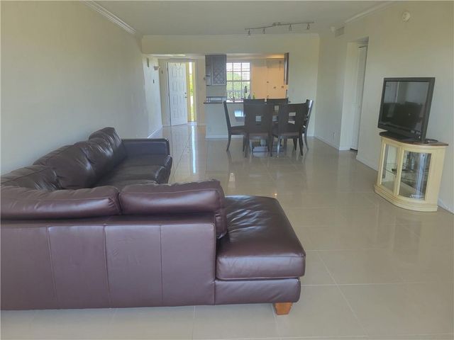 3050 N Palm Aire Drive 508, Pompano Beach, FL 33069
