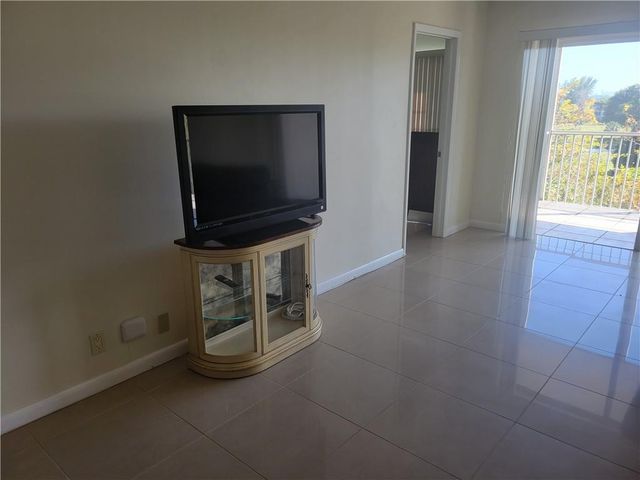 3050 N Palm Aire Drive 508, Pompano Beach, FL 33069