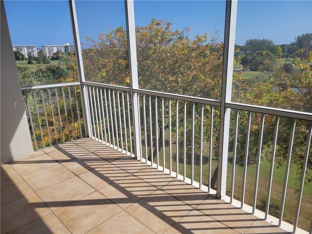 3050 N Palm Aire Drive 508, Pompano Beach, FL 33069