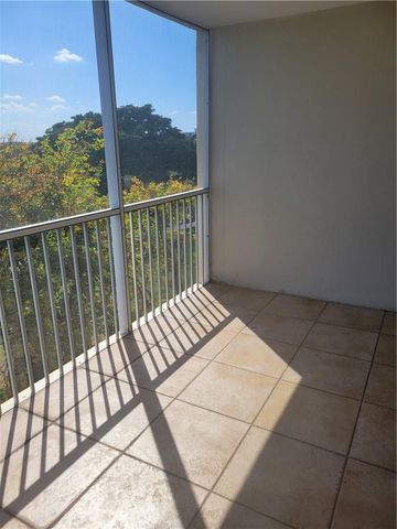 3050 N Palm Aire Drive 508, Pompano Beach, FL 33069