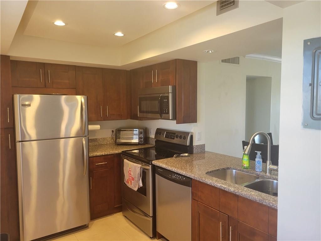 3050 N Palm Aire Drive 508, Pompano Beach, FL 33069