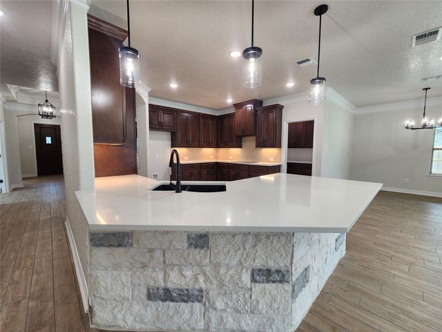 806 Eagle Heights DR, Salado, TX 76571