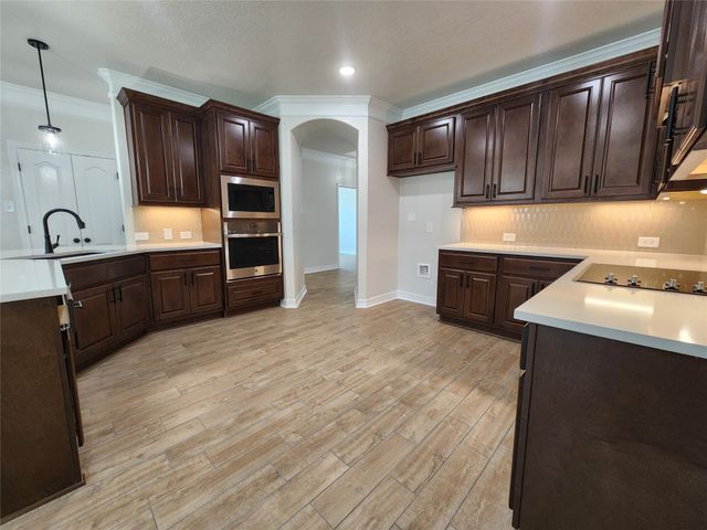 806 Eagle Heights DR, Salado, TX 76571