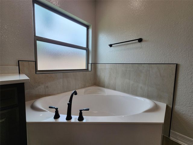 806 Eagle Heights DR, Salado, TX 76571