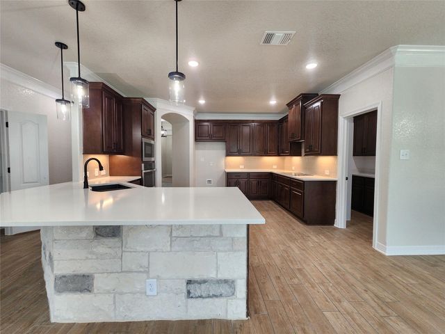 806 Eagle Heights DR, Salado, TX 76571