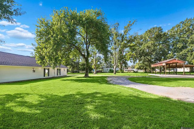 12490 Coontrap Rd, Gonzales, LA 70737