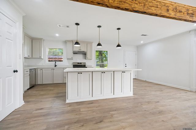 12490 Coontrap Rd, Gonzales, LA 70737