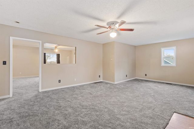 1306 S Garden Street, Kendallville, IN 45755