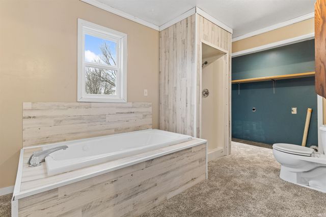 1306 S Garden Street, Kendallville, IN 45755