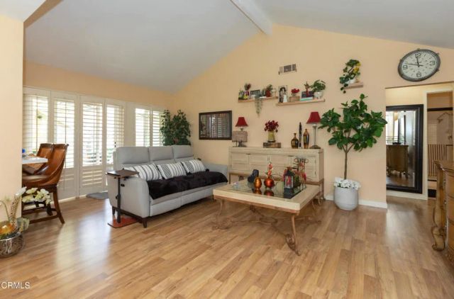 40033 Village 40, Camarillo, CA 93012