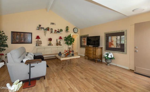 40033 Village 40, Camarillo, CA 93012