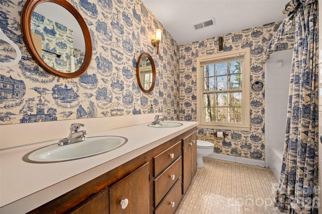 149 Woodbriar Street, Forest City, NC 28043