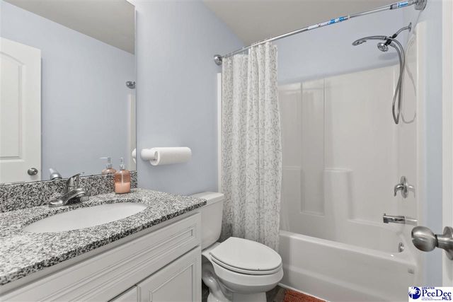 722 Twin Oaks Circle, Lake City, SC 29560