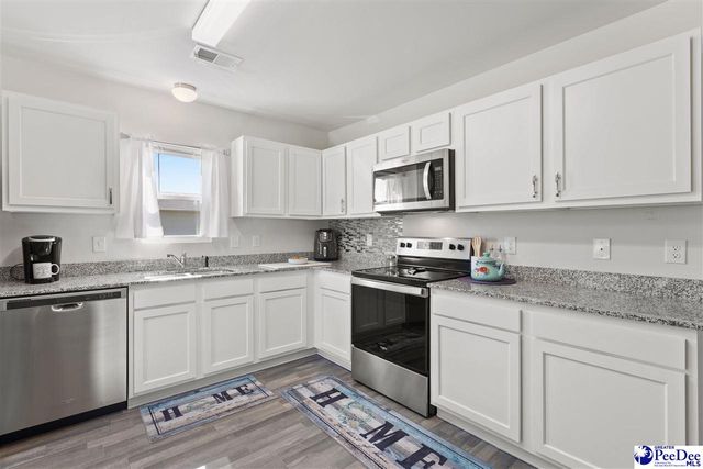 722 Twin Oaks Circle, Lake City, SC 29560