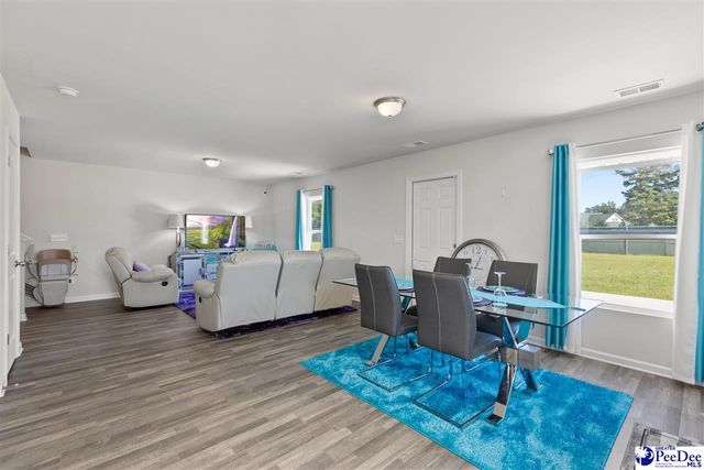 722 Twin Oaks Circle, Lake City, SC 29560