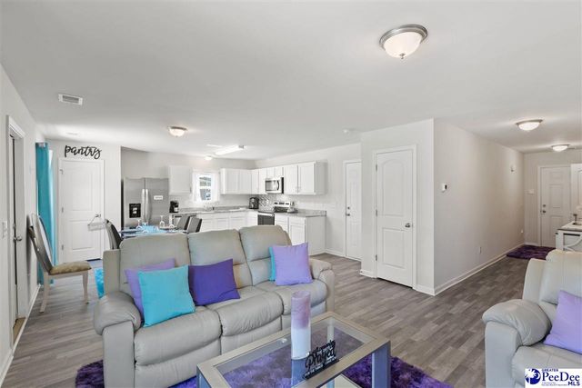 722 Twin Oaks Circle, Lake City, SC 29560