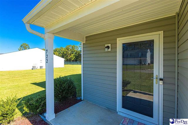 722 Twin Oaks Circle, Lake City, SC 29560
