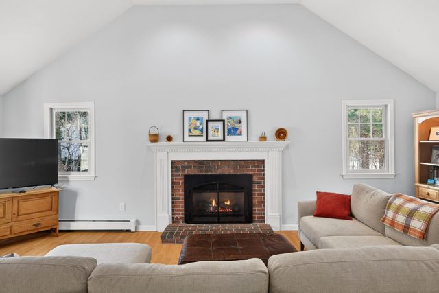 20 Anchor Drive, Forestdale, MA 02644